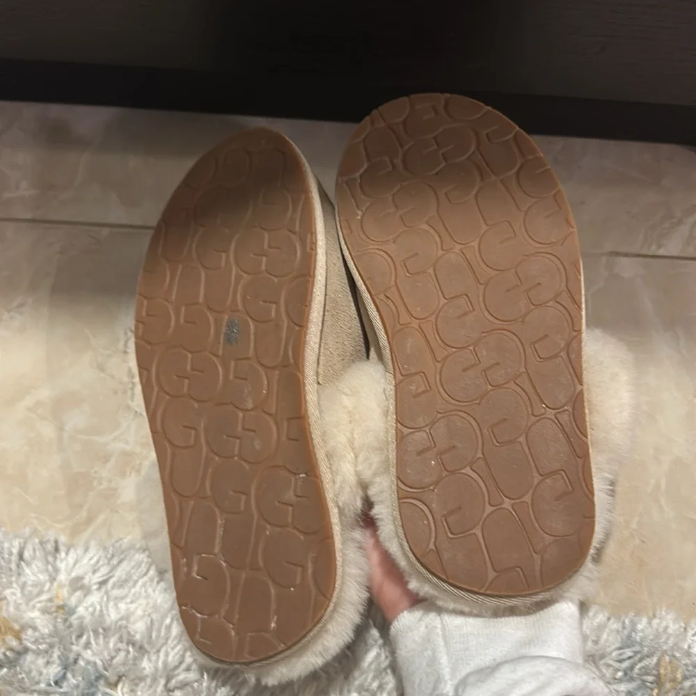 UGG Women's Cream Slippers - Picture 3 of 3